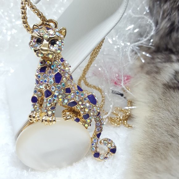 SPOTTED WILD CAT Pendant and chain - Picture 3 of 11